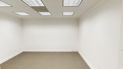 5151 S Lakeland Dr, Lakeland, FL for lease Interior Photo- Image 2 of 22