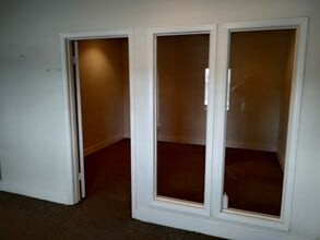 1325 Shannon Rd E, Sulphur Springs, TX for lease Interior Photo- Image 2 of 2