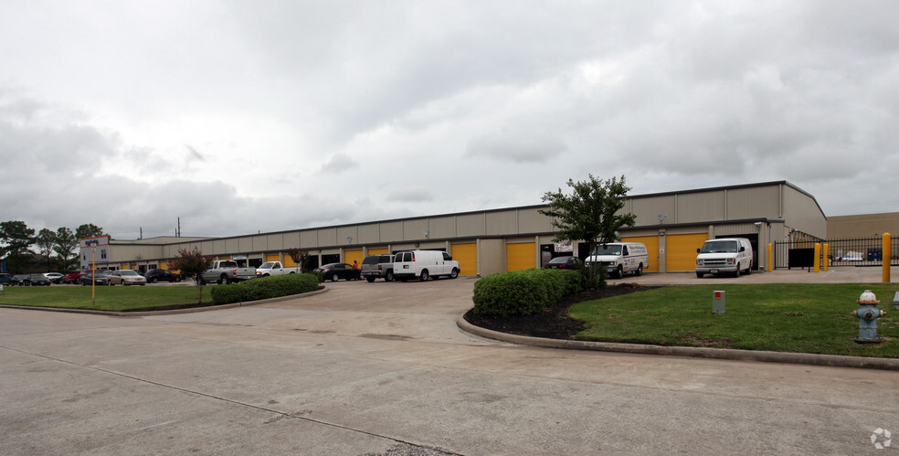 802 E Richey Rd, Houston, TX for lease - Building Photo - Image 2 of 34