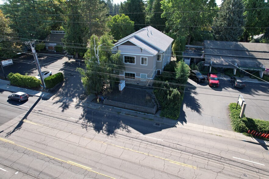 9570 SW Beaverton Hillsdale Hwy, Beaverton, OR à vendre - Photo du bâtiment - Image 3 de 11