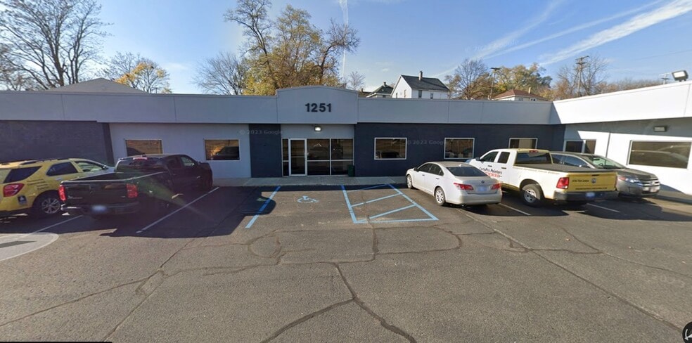 1251 Century Ave SW, Grand Rapids, MI for lease - Building Photo - Image 1 of 3