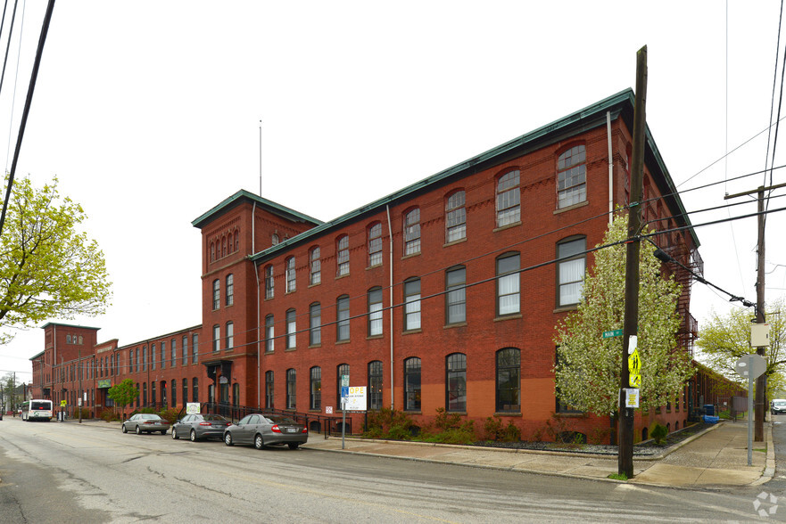 999-1005 Main St, Pawtucket, RI à vendre - Photo principale - Image 1 de 1