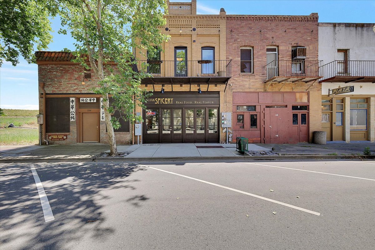 228 1st St, Marysville, CA à vendre Photo principale- Image 1 de 55