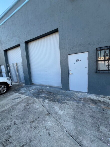 1302-1314 NE 123rd St, Miami, FL à louer - Photo du bâtiment - Image 2 de 4