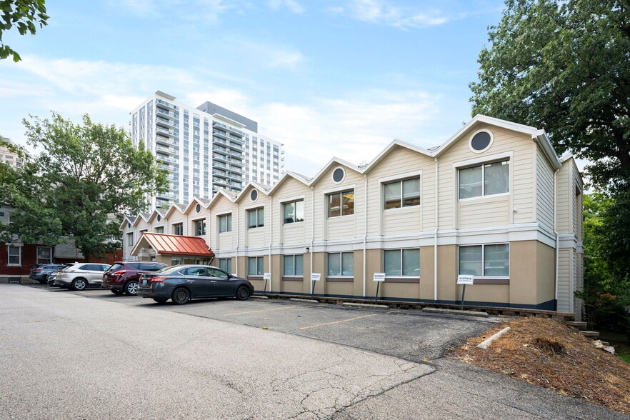 2181 Victory Pky, Cincinnati, OH for sale - Building Photo - Image 2 of 7