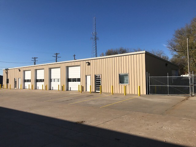 5817-5819 N Broadway St, Wichita, KS à louer - Autre - Image 1 de 7