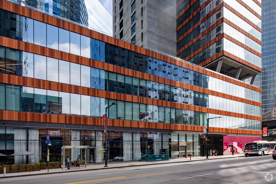 28-01 Jackson Ave, Long Island City, NY à louer - Photo du bâtiment - Image 2 de 3