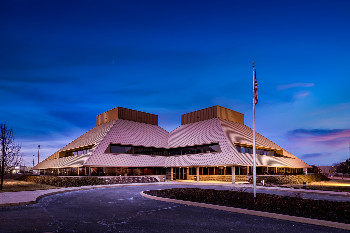 8902 Airport Dr, Fort Wayne, IN for lease Building Photo- Image 1 of 14