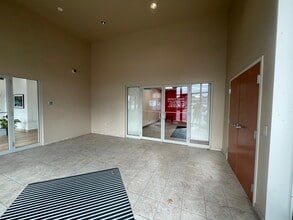 34465 Euclid Ave, Willoughby, OH for lease Interior Photo- Image 1 of 3