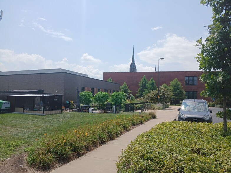 2757 Shenandoah Ave, Saint Louis, MO à vendre - Photo du bâtiment - Image 3 de 4