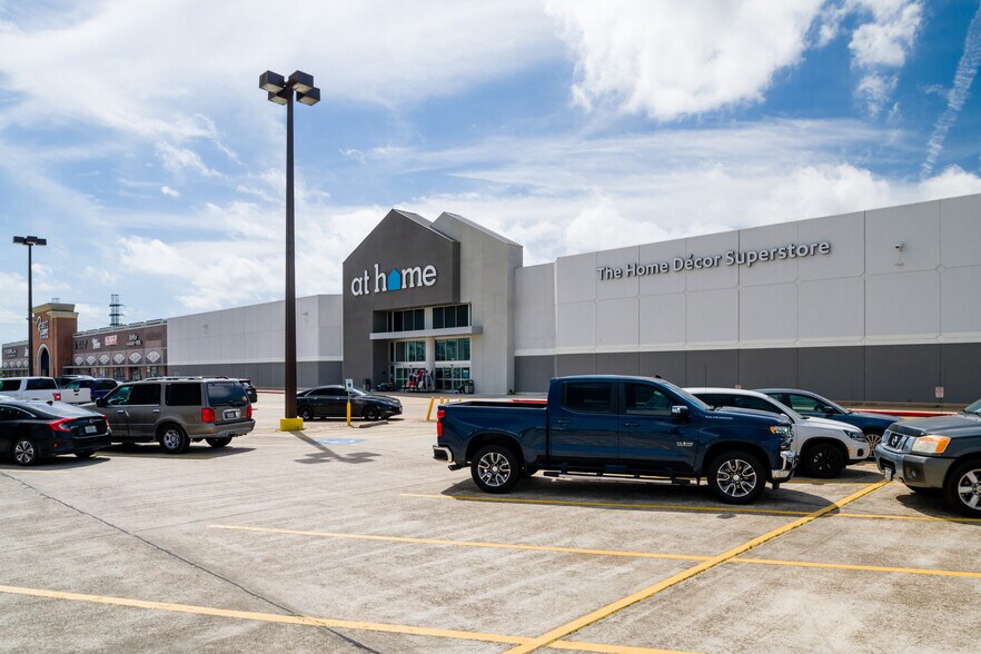 20730-20814 Gulf Fwy, Webster, TX à louer - Photo du bâtiment - Image 2 de 11