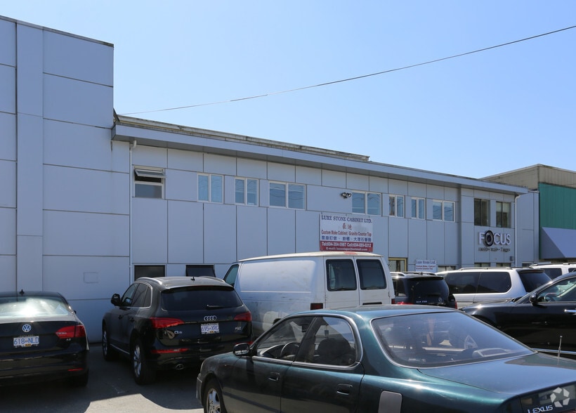 12500 Vickers Way, Richmond, BC à louer - Photo du bâtiment - Image 3 de 6