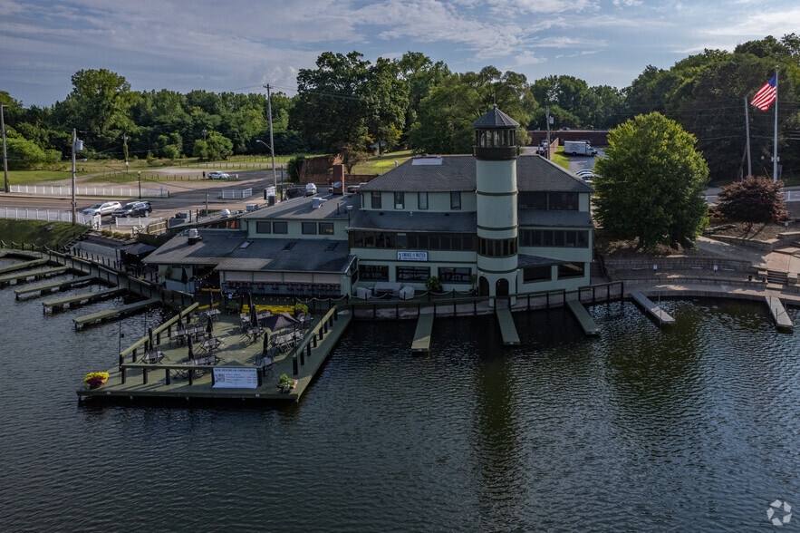 562 Portage Lakes Dr, Akron, OH for sale - Aerial - Image 3 of 5