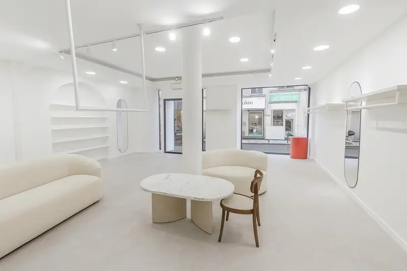 Office in Paris for lease Interior Photo- Image 1 of 6