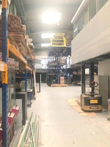 Bureau dans Montigny-le-Bretonneux à louer - Photo intérieure - Image 3 de 31