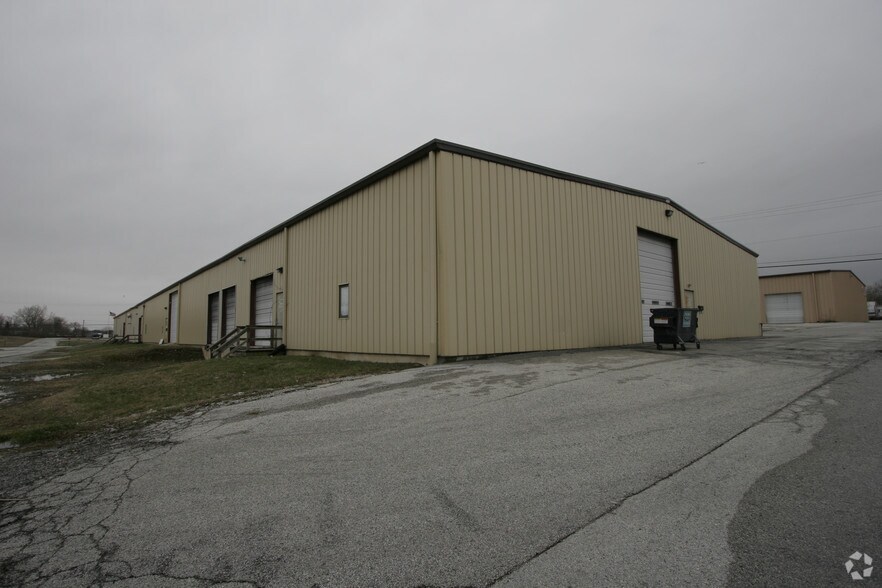 3210-3244 Lewis Ave, Steger, IL à vendre - Photo du bâtiment - Image 2 de 13