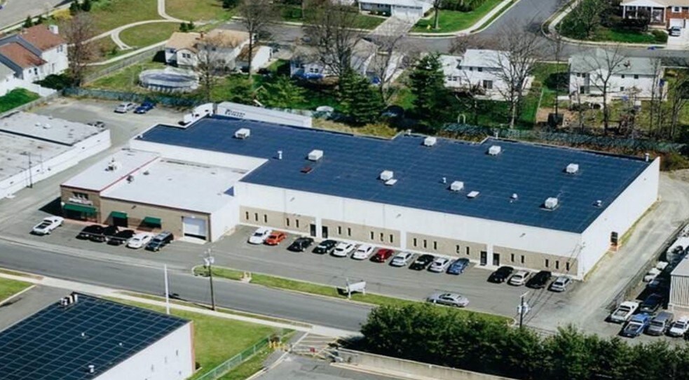 832 Ridgewood Ave, North Brunswick, NJ à louer - Photo du bâtiment - Image 3 de 7