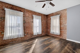 103 S 2nd St, Leesburg, FL for lease Interior Photo- Image 2 of 15