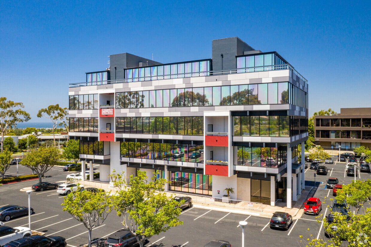 260 Newport Center Dr, Newport Beach, CA à louer Photo principale- Image 1 de 15