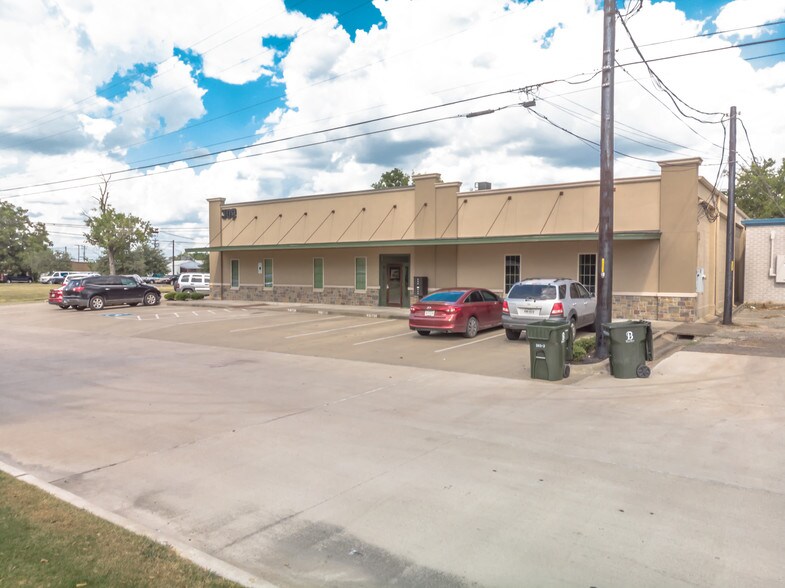 309 N Washington Ave, Bryan, TX à louer - Photo du bâtiment - Image 2 de 6