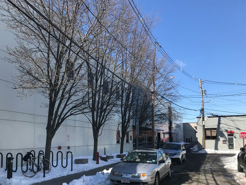 14 Tyler St, Somerville, MA à louer - Photo du bâtiment - Image 2 de 2