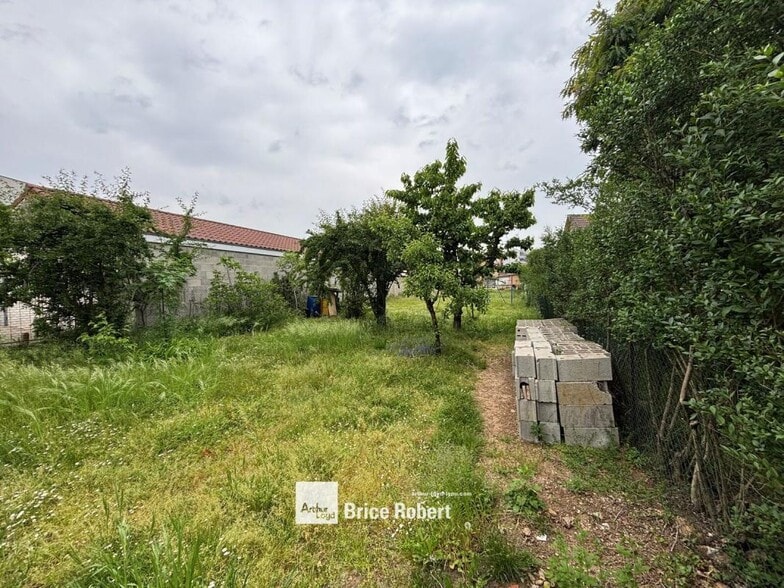 6 Rue De La République, Meyzieu for sale - Building Photo - Image 3 of 4