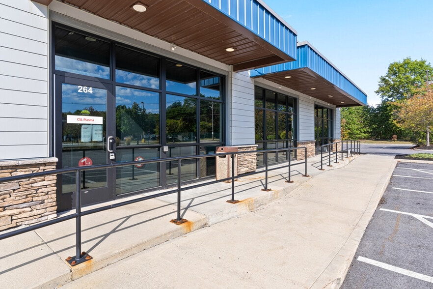 264 Gorham Rd, South Portland, ME à louer - Photo du bâtiment - Image 2 de 11