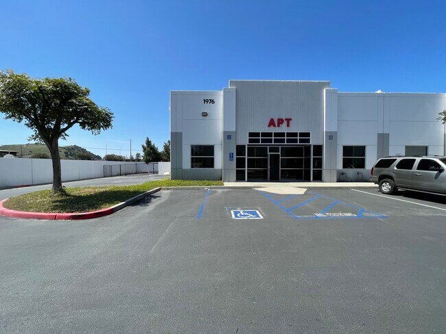 Plus de détails pour 1976 W Holt Ave, Pomona, CA - Industriel à vendre