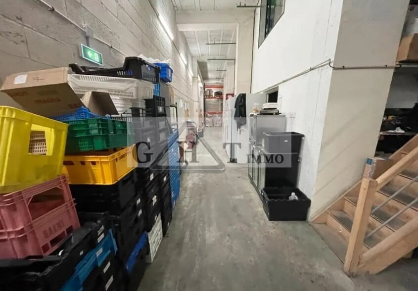 Industrial in Bagnolet for sale - Building Photo - Image 2 of 3
