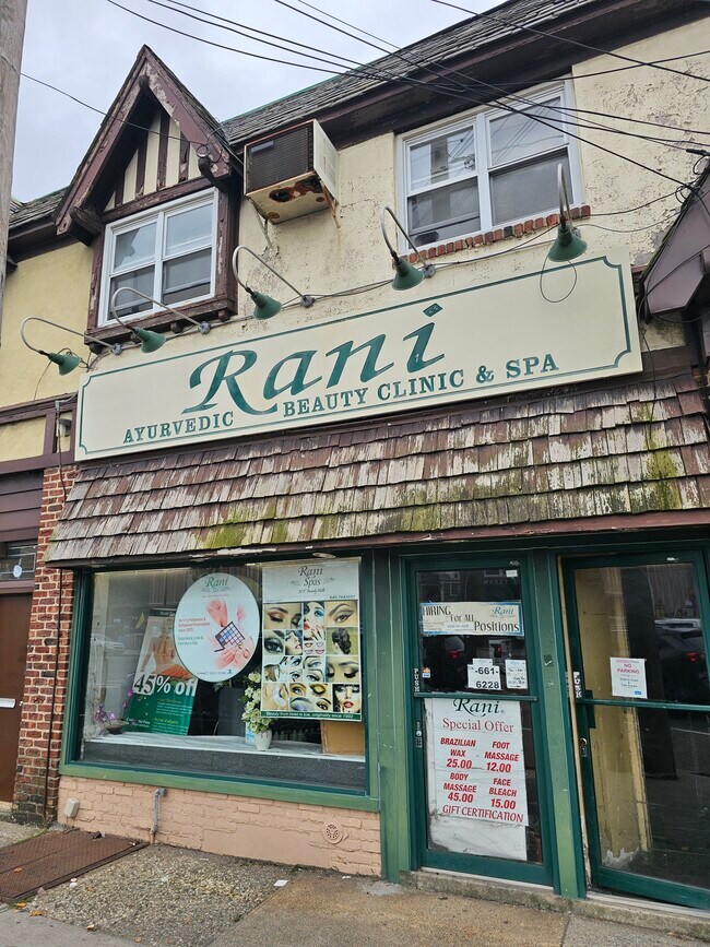 Plus de détails pour 247-38 Jericho Turnpike, Floral Park, NY - Commerce de détail à louer