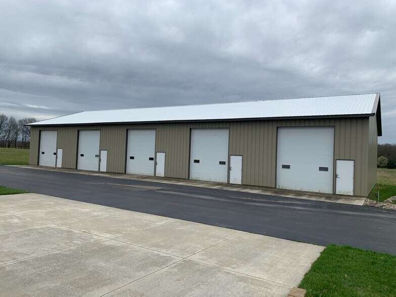 55905 92nd Ave, Dowagiac, MI à vendre - Photo du bâtiment - Image 2 de 3