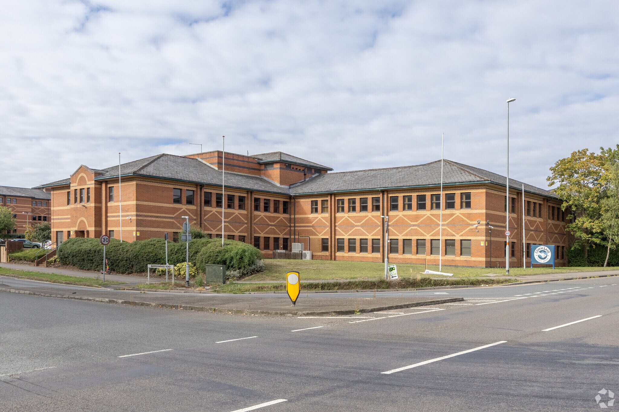 2 Summerhouse Road, Moulton Park, Northampton à louer Photo du bâtiment- Image 1 de 8