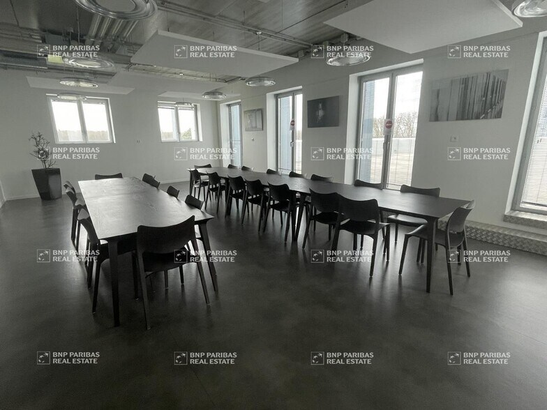 Office in Cesson-Sévigné for lease - Interior Photo - Image 2 of 8