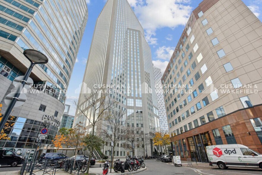 9-17 Allee De L'Arche, Courbevoie à louer - Photo du bâtiment - Image 3 de 21