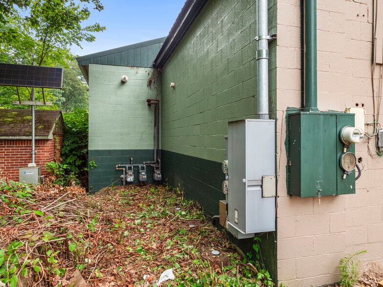 2405 Mcneilly Ave, Pittsburgh, PA for sale - Building Photo - Image 3 of 14