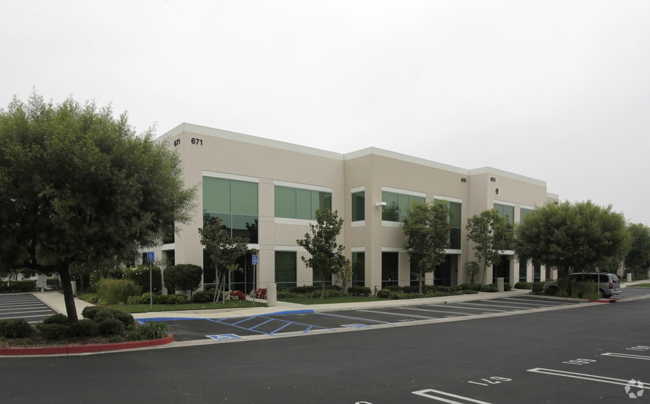 641-671 Wald, Irvine, CA for lease - Primary Photo - Image 1 of 5