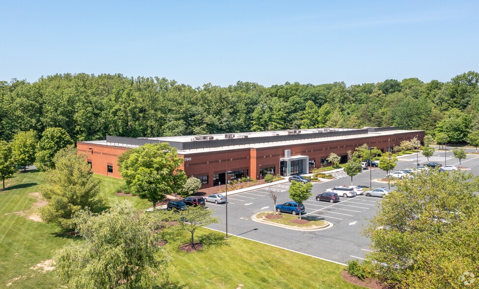7941 Corporate Dr, Baltimore, MD for sale - Primary Photo - Image 1 of 6