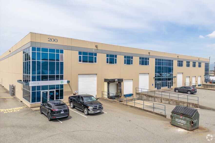 9489 200th St, Langley Twp, BC à louer - Photo du bâtiment - Image 2 de 4