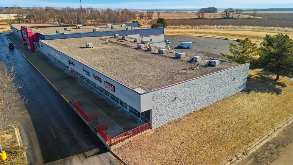 4311 E Lincolnway, Sterling, IL à louer - Photo du bâtiment - Image 3 de 21