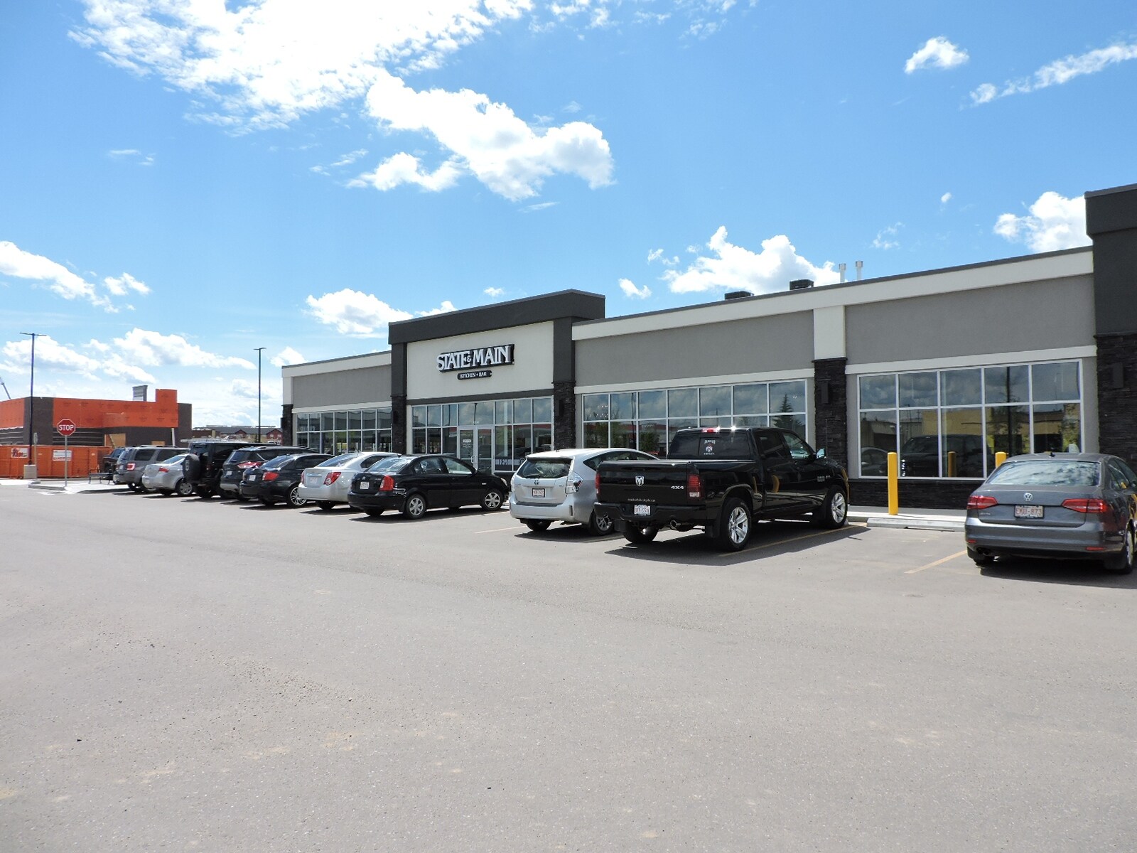 6702 Golden West Ave, Red Deer, AB for sale Primary Photo- Image 1 of 1