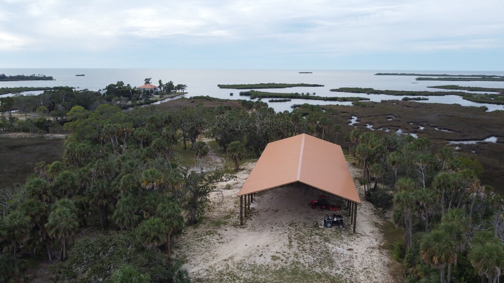 3217 Shine Ln, Spring Hill, FL à vendre - Photo du bâtiment - Image 1 de 13