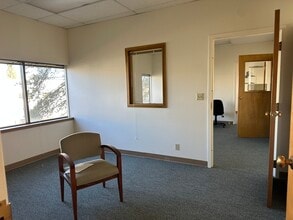 1201 N 96th St, Seattle, WA à louer Photo du bâtiment- Image 1 de 3