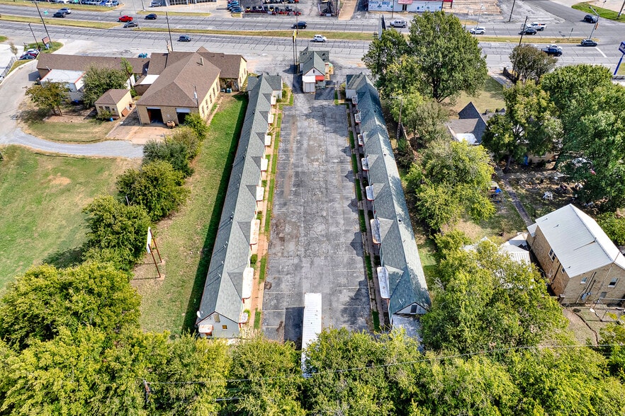 2424 Texoma Pky, Sherman, TX for sale - Building Photo - Image 3 of 32
