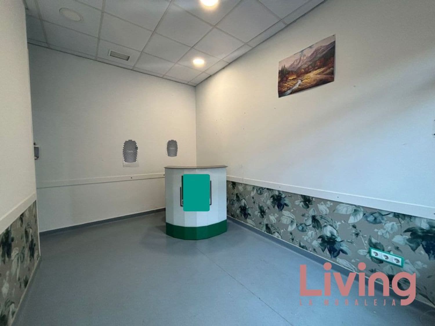 Bureau/Commerce de détail dans Alcalá de Henares, Madrid à louer Photo intérieure- Image 1 de 12