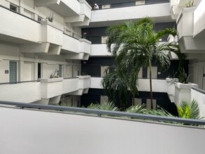 250 Catalonia Ave, Coral Gables, FL for lease Interior Photo- Image 1 of 5