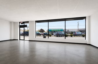 168 Broad Hollow Rd, Farmingdale, NY for lease Interior Photo- Image 2 of 10