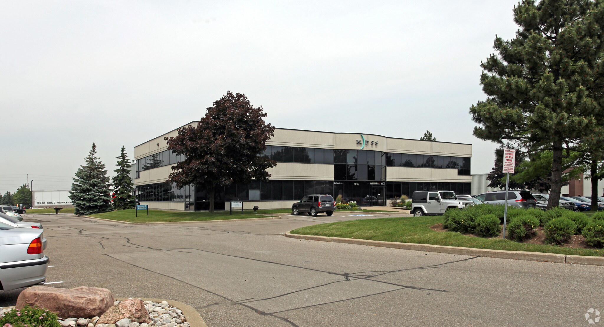 1045 Tristar Dr, Mississauga, ON for sale Primary Photo- Image 1 of 1