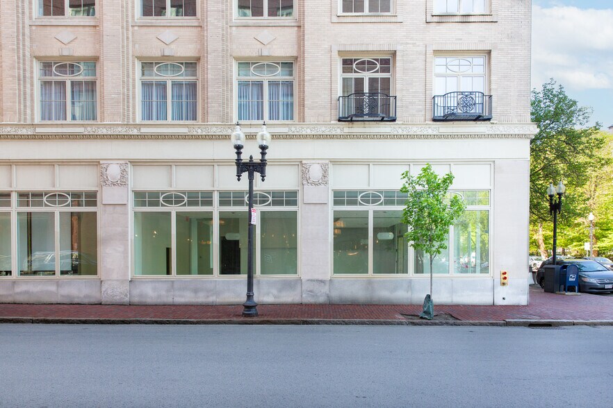 250 Boylston St, Boston, MA à louer - Photo du bâtiment - Image 2 de 3