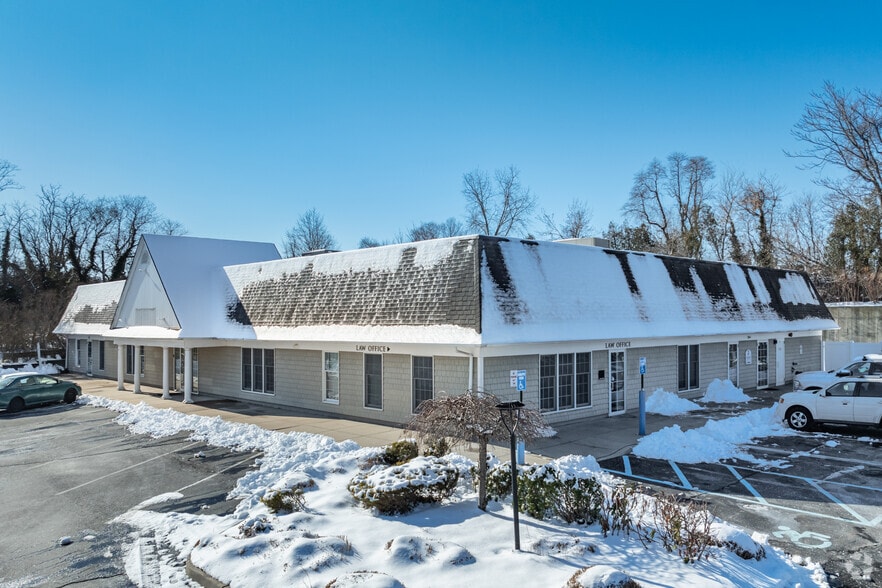 36 Route 25A, Setauket, NY à vendre - Photo principale - Image 1 de 20