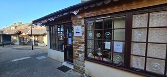 Plus de détails pour 158 Fore St, Saltash - Commerce de détail à louer